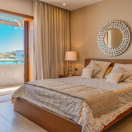 Beachfront Luxurious Stunning Sunset Boulevard Apartment, Grand Baie Esterno foto