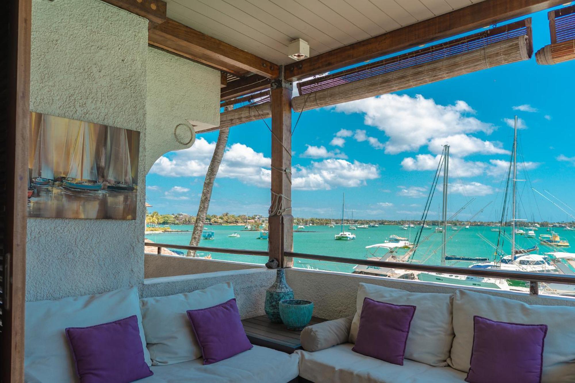 Beachfront Luxurious Stunning Sunset Boulevard Apartment, Grand Baie Esterno foto